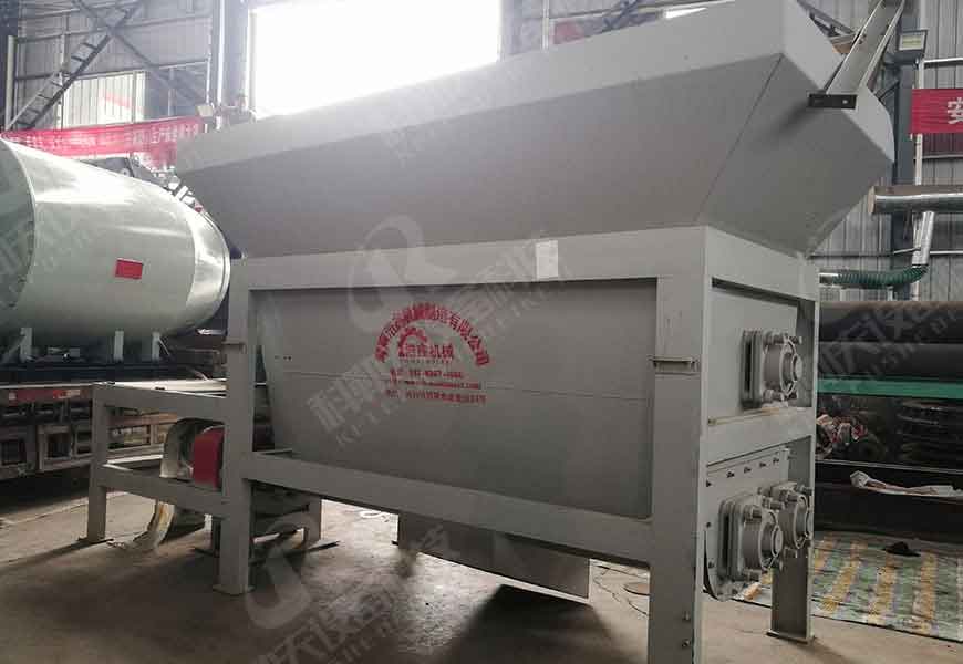 Upper and lower three axis breaking feeder